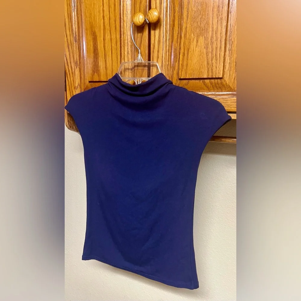 Klassy Network Mock Neck Cap Sleeve Blouse- NAVY- EUC! - Picture 7 of 14